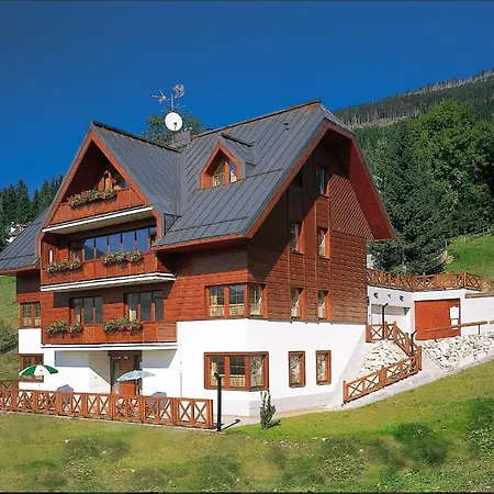 Guest house Suterenni V Penzionu Kubu 3*