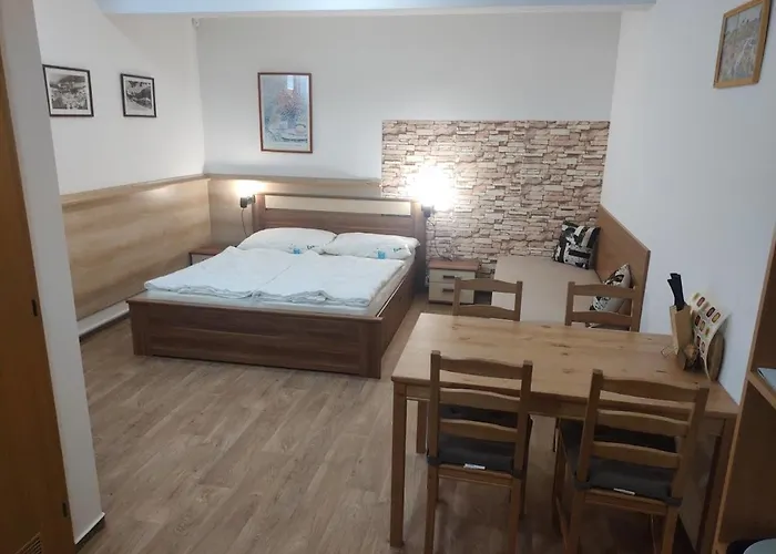 Гостьовий будинок Suterenni V Penzionu Kubu Шпіндлерув-Млин